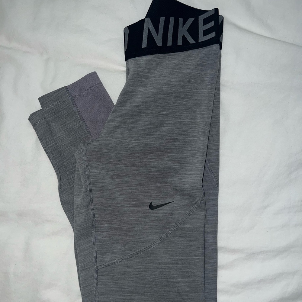 Nike Pro Women’s Leggings
